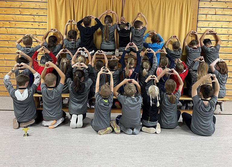 Gruppenbild der Kinder, die am Buß- und Bettag bei toolcraft waren