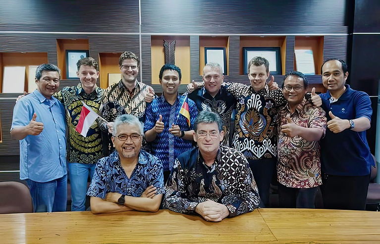 Vertreter der toolcraft AG zu Besuch bei PT YPTI in Indonesien