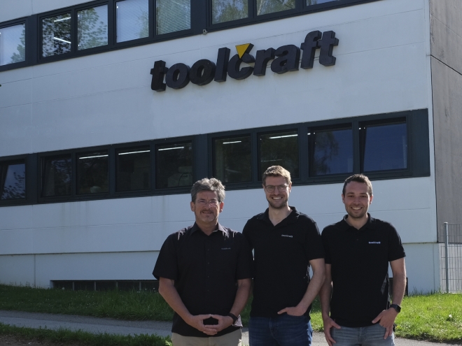 Bernd Krebs with the two division managers of mould making Christoph Wechsler and Toni Schärtel